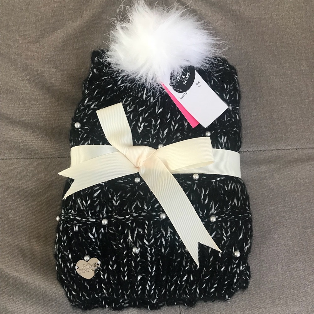 Betsy Johnson Zane is & Beanie Set